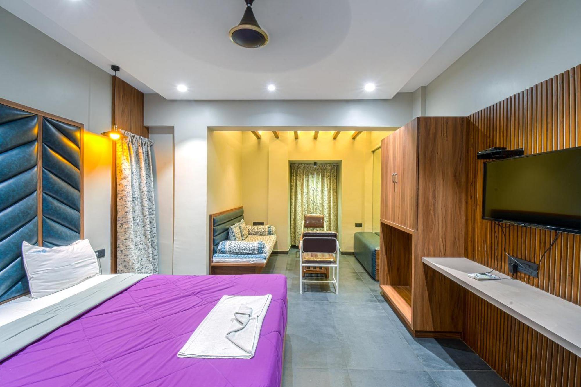 Hotel Vrindavan Deluxe Kolhapur Luaran gambar