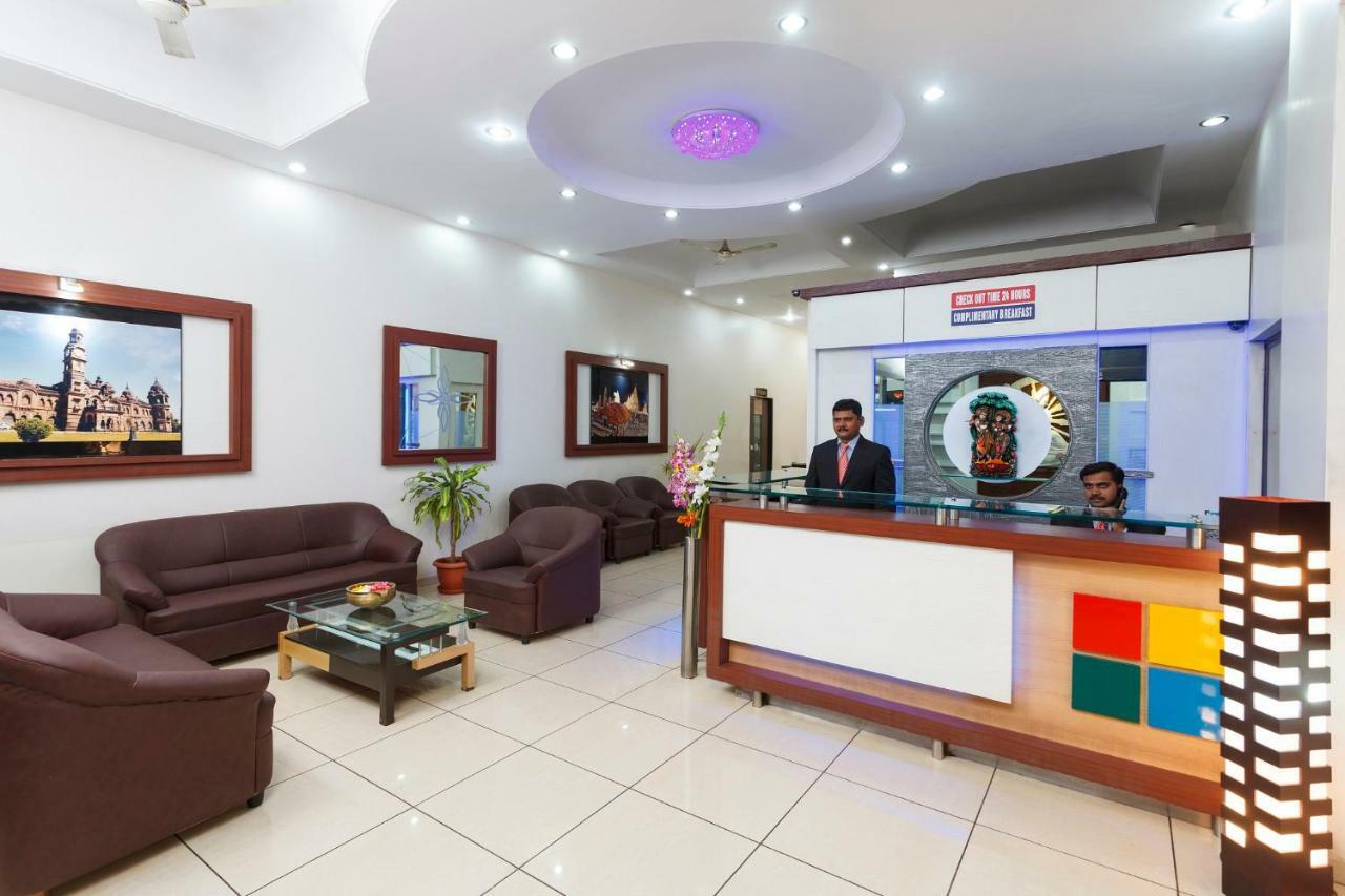 Hotel Vrindavan Deluxe Kolhapur Luaran gambar