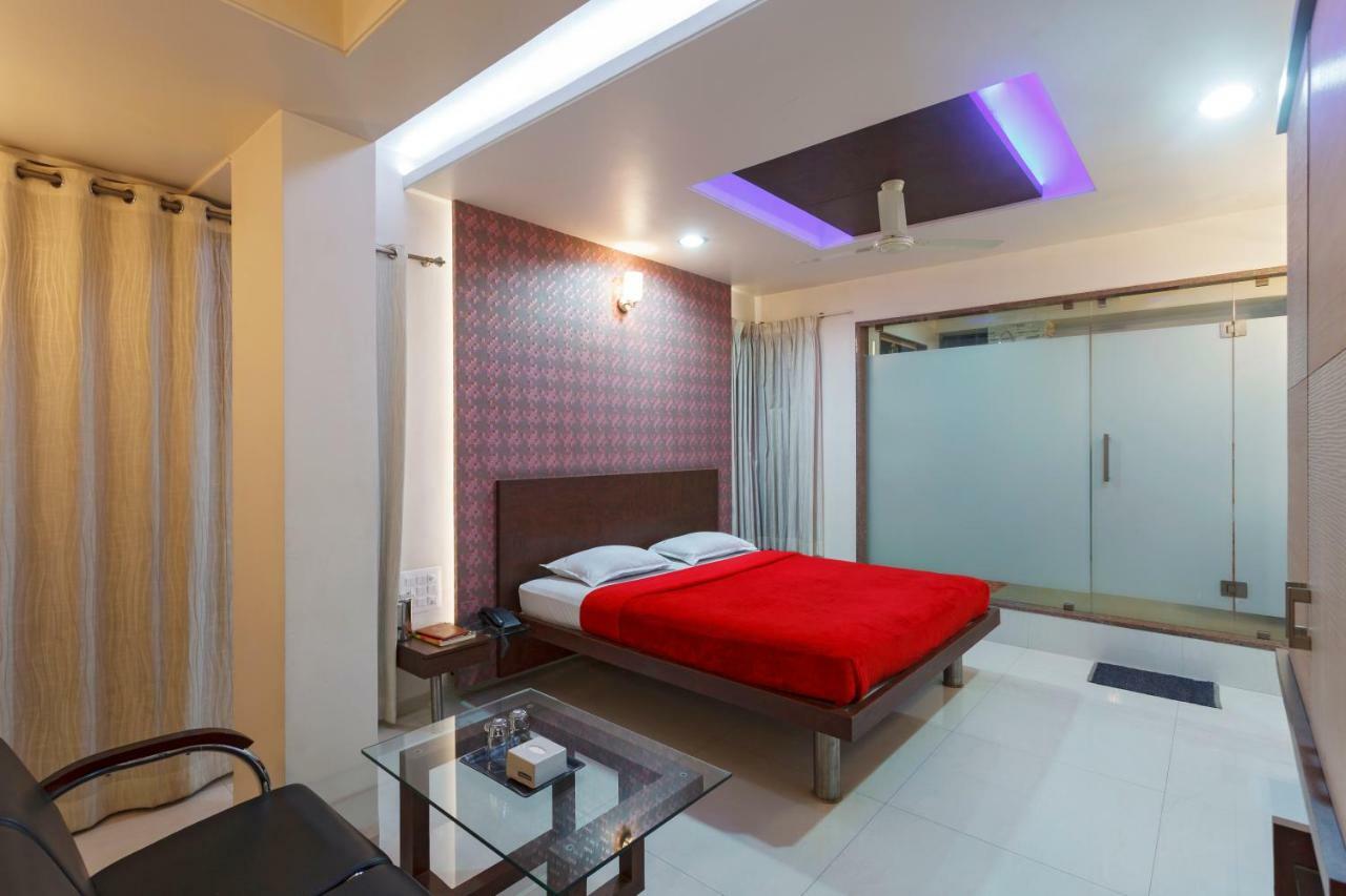 Hotel Vrindavan Deluxe Kolhapur Luaran gambar