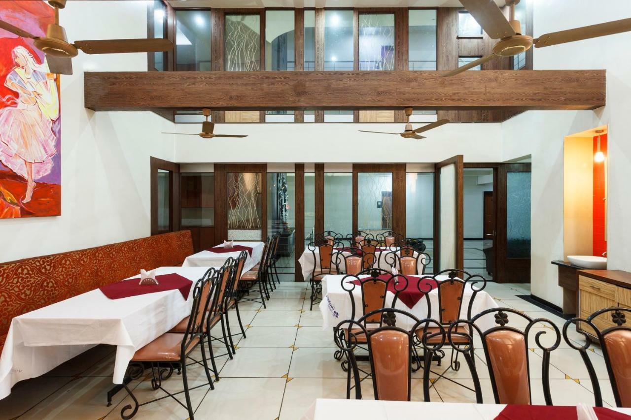 Hotel Vrindavan Deluxe Kolhapur Luaran gambar