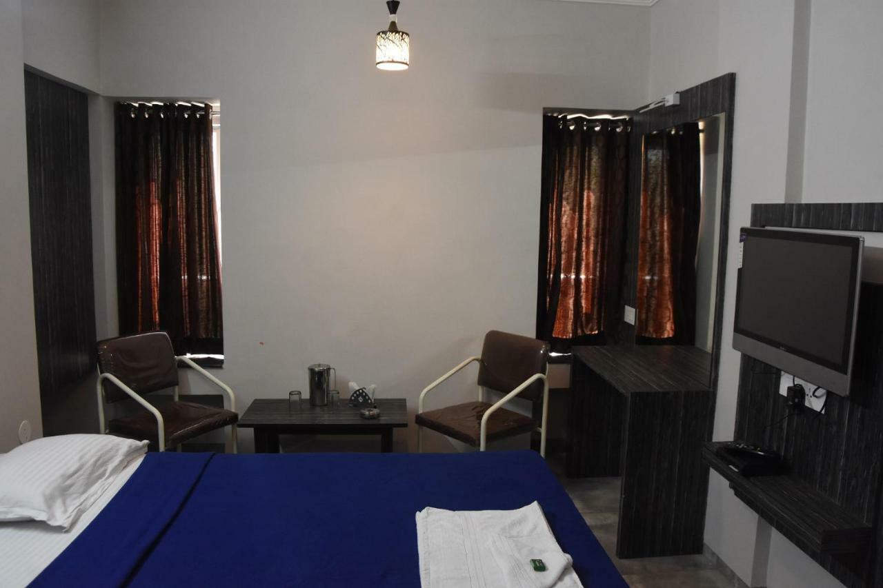 Hotel Vrindavan Deluxe Kolhapur Luaran gambar