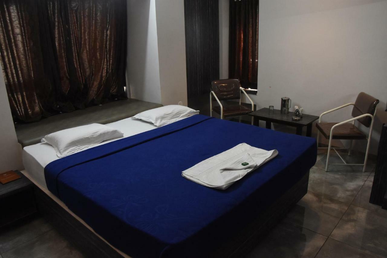 Hotel Vrindavan Deluxe Kolhapur Luaran gambar